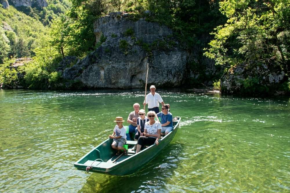 Descente en barque avec les Bateliers de La Malène dans les gorges du Tarn